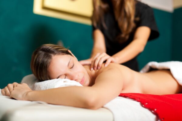 Vedathaispa - Full Body Swedish Massage (Oil Therapy)